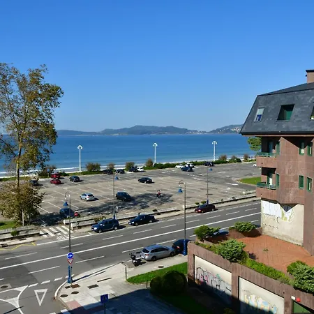 Primera Linea De Playa Samil Costa Con Garaje Incluido Vigo Exterior photo
