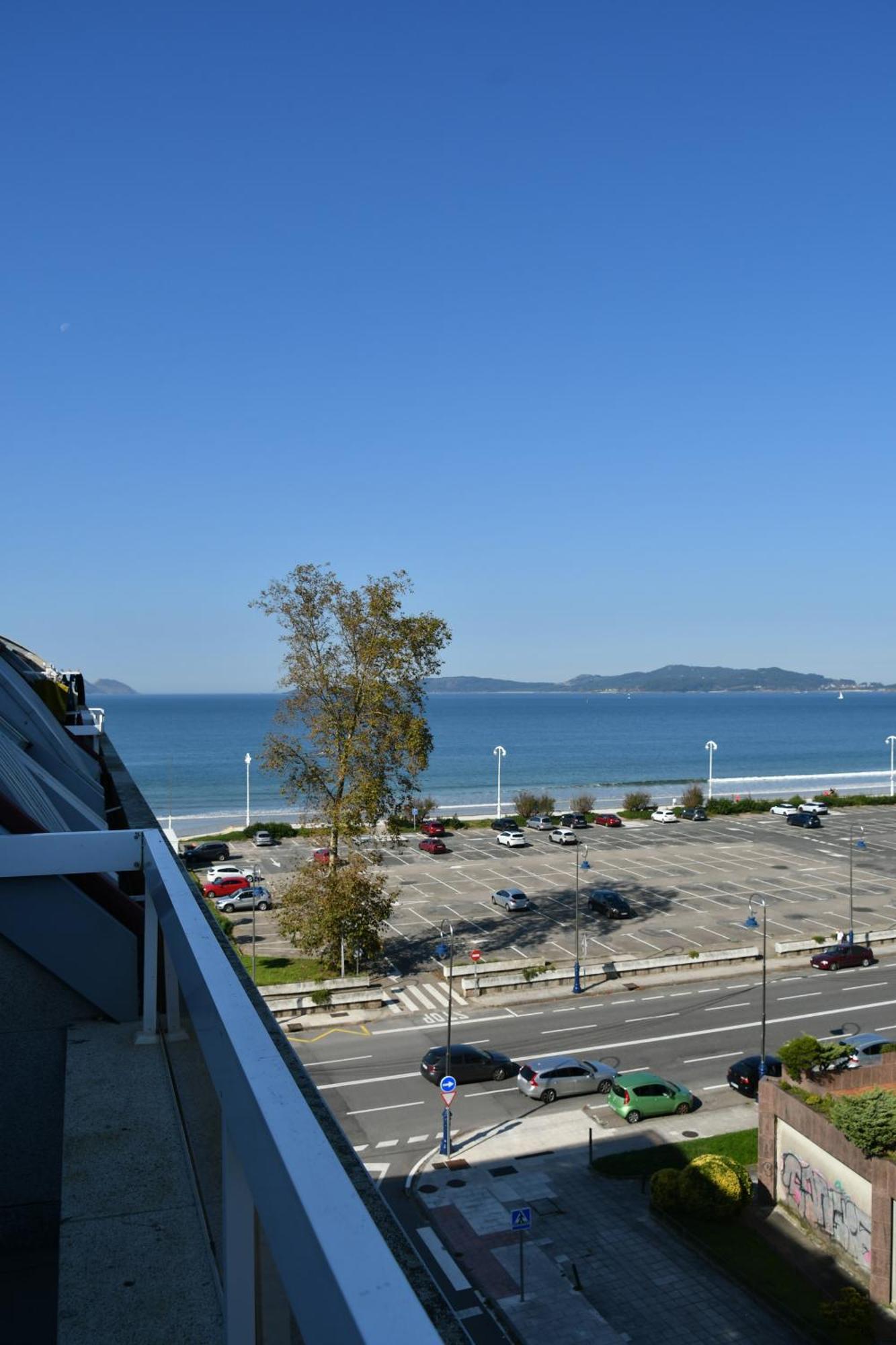 Apartment Primera Linea De Playa Samil Costa Con Garaje Incluido *